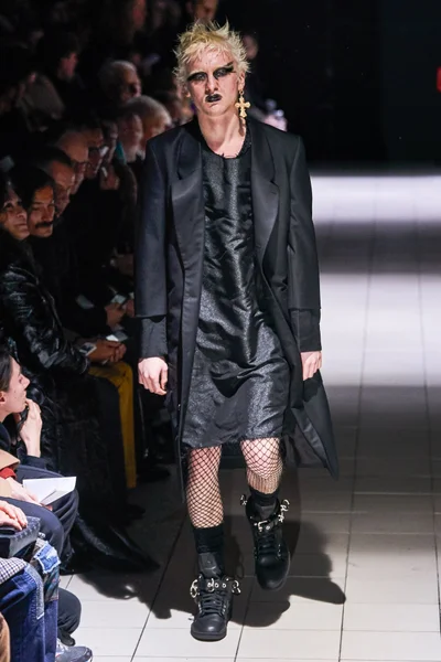Look 3